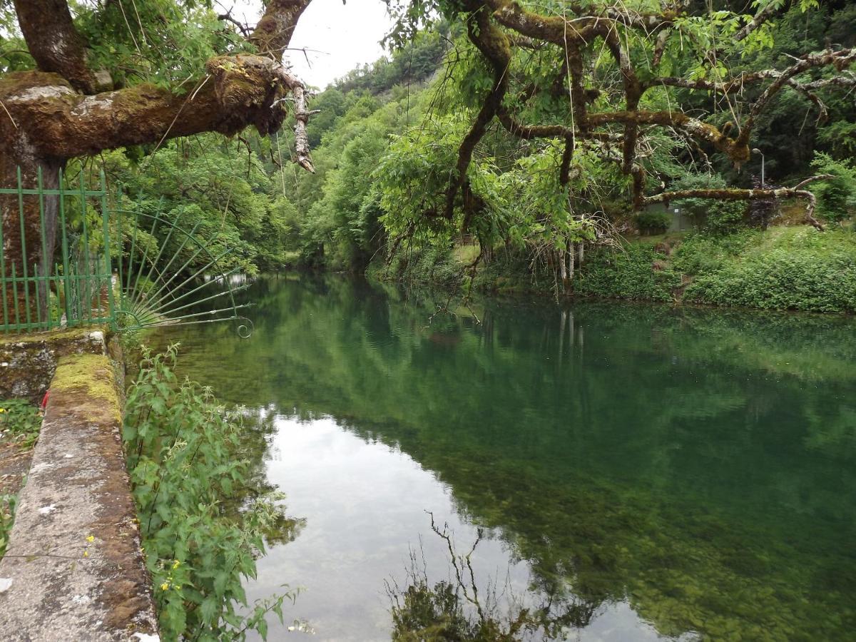 Gite La Petite Ecluse En Bord De Loue Lods المظهر الخارجي الصورة